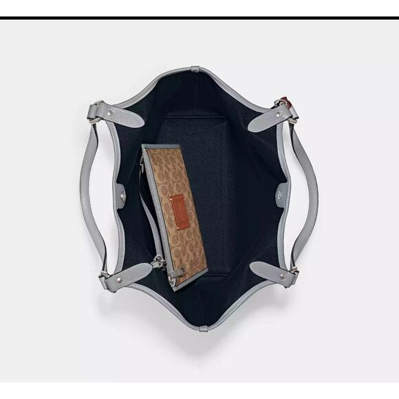 New Retail $295 Coach Day Tote Bag - Picture 6 of 9